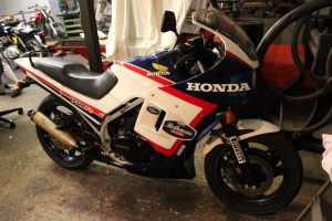 Honda VF 500 F2