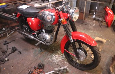 BSA B40